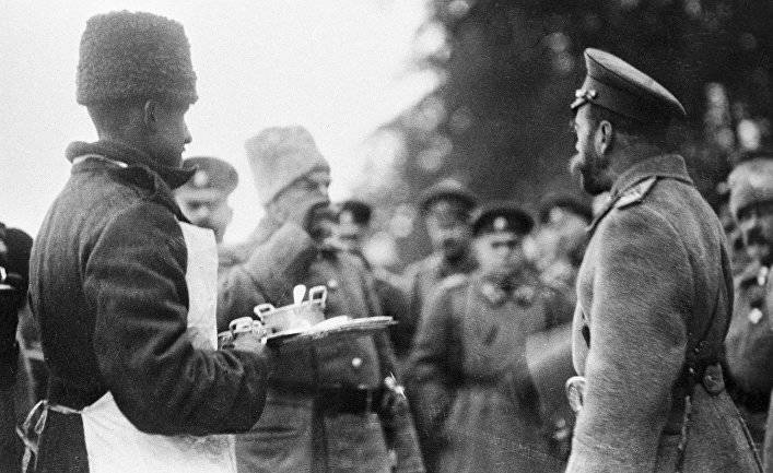 Time (США): Николай II хотел уберечь русских от водки, но сухой закон развалил его империю