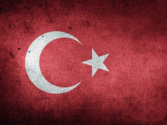 Турецкий министр призвал ужесточить в стране антиковидные меры