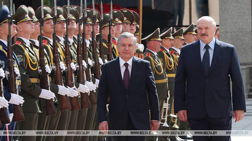 Лукашенко поздравил Президента Узбекистана Шавката Мирзиёева с днем рождения