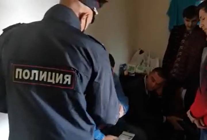 В ходе рейда в Калининском районе Петербурга полицейские задержали 36 нелегалов