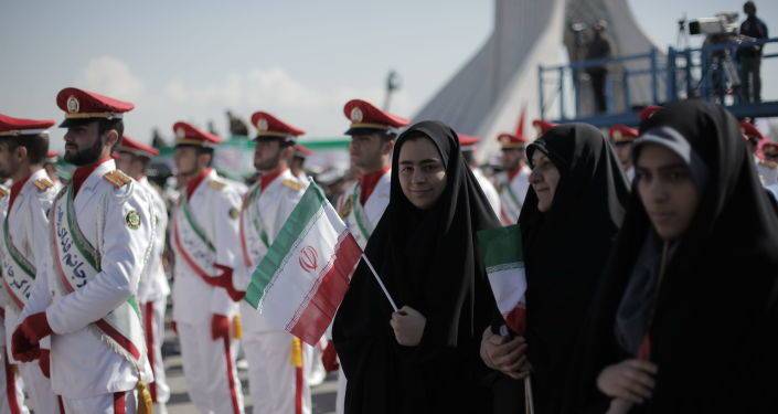 В Иране задержали боевиков ИГ*, попытавшихся пересечь границу в женской одежде - видео