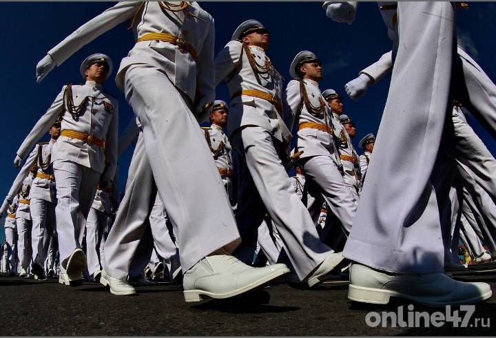 Депутаты ЗакСа Ленобласти поздравили с праздником всех, кто связал судьбу с Военно-морским флотом России