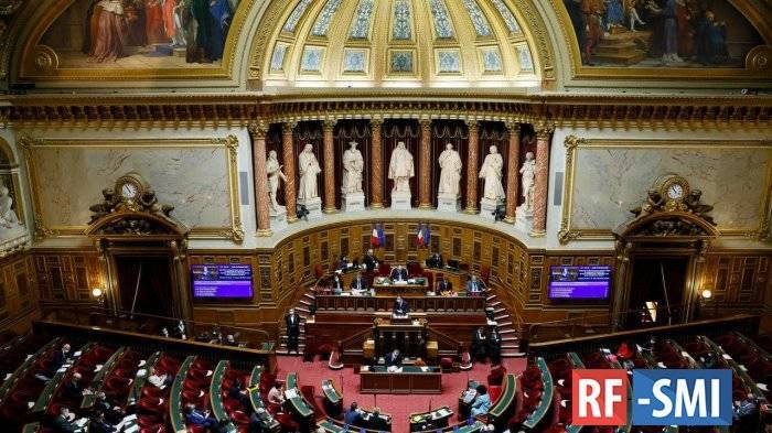 Сенат Франции изменил и одобрил законопроект о борьбе с коронавирусом
