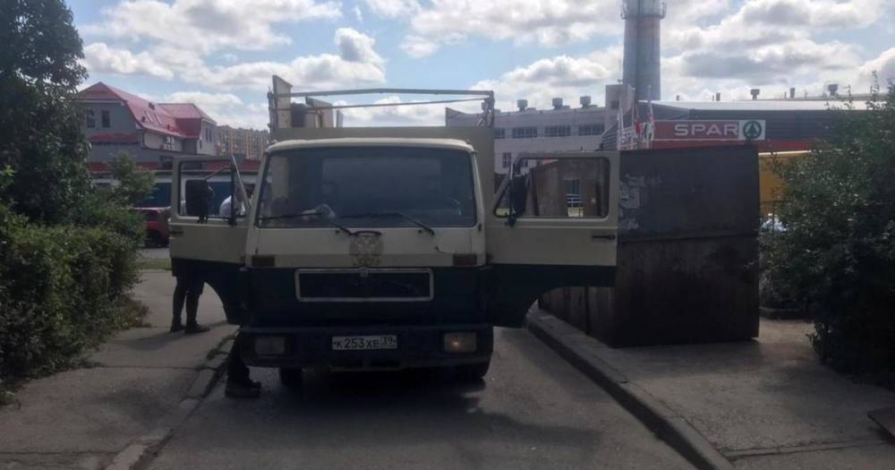 В Калининграде грузовик сбил 49-летнюю женщину