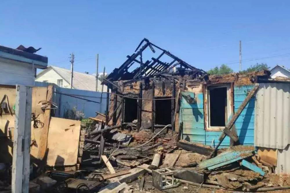 Пожар в Энгельсе: от огня пострадали пятеро человек, четверо - дети
