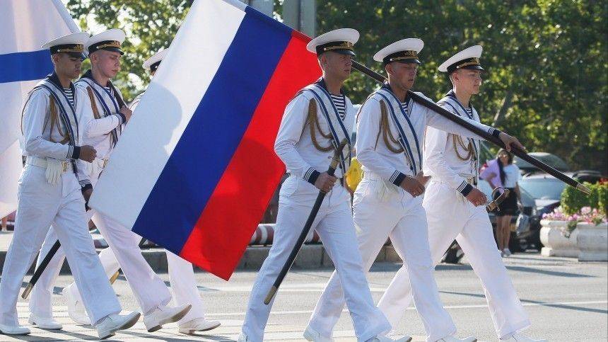 От Петербурга до Владивостока: как отметили День ВМФ в разных уголках России