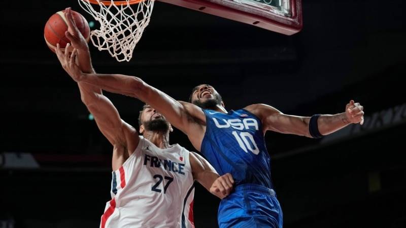 Олимпиада: Франция нанесла первое поражение США в мужском баскетболе с 2004 года