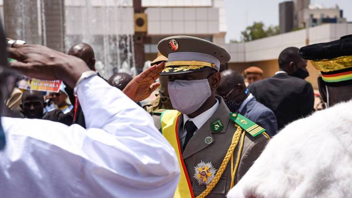 Подозреваемый в покушении на временного президента Мали скончался в больнице