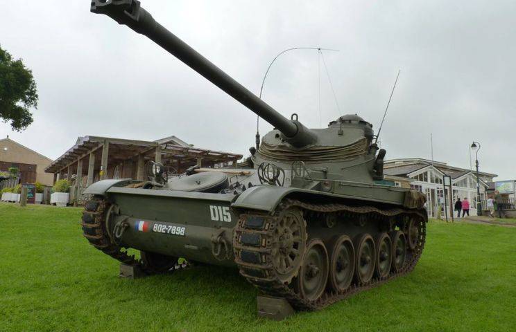 Российский “Краснополь” уничтожил французский танк AMX-13