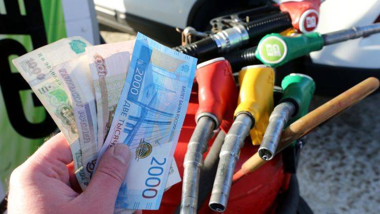 "Бензиновый" рейтинг: Россия заняла второе место по дешевизне топлива