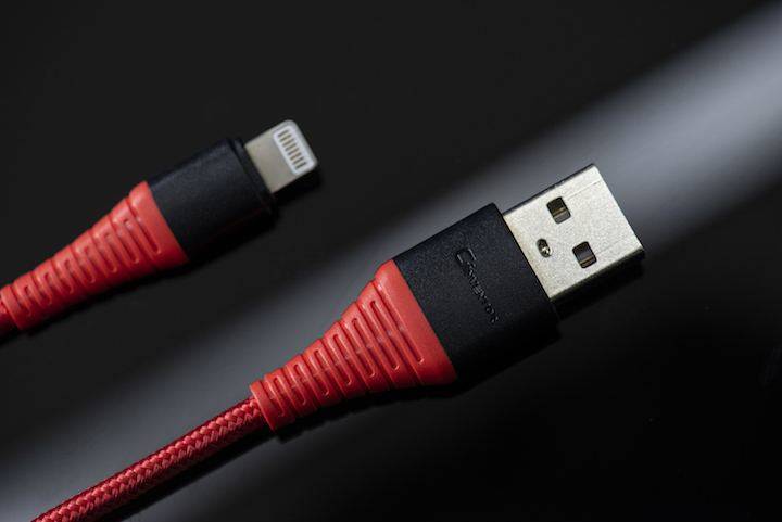 Грузинская компания начала экспорт USB-кабелей в США