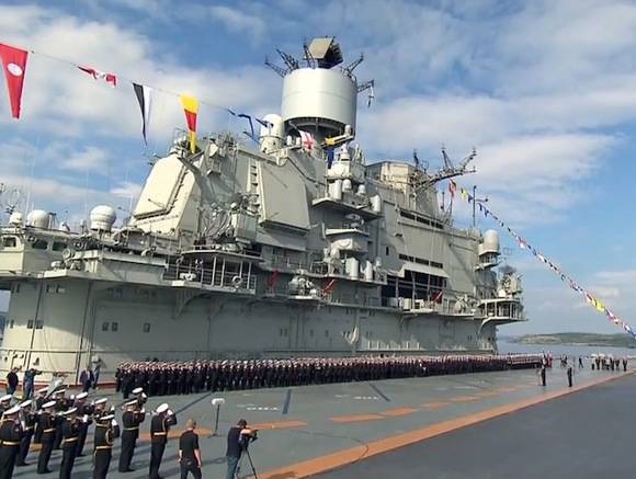 «РИА Новости»: В Петербурге зарезали семью адмирала ВМФ в отставке