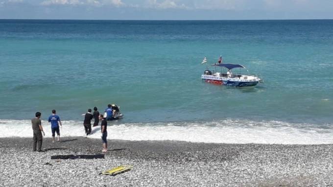 На побережье в Гагре нашли тело туриста из Петербурга