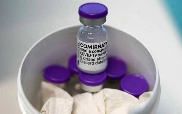 Интервал не менее шести недель между дозами COVID-вакцины Pfizer увеличивает уровень антител, - исследование