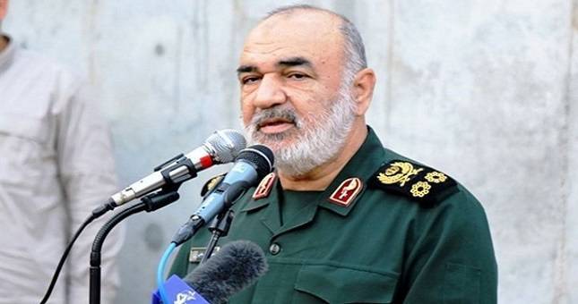 Враги планируют дестабилизировать границы Ирана, заявил командующий КСИР