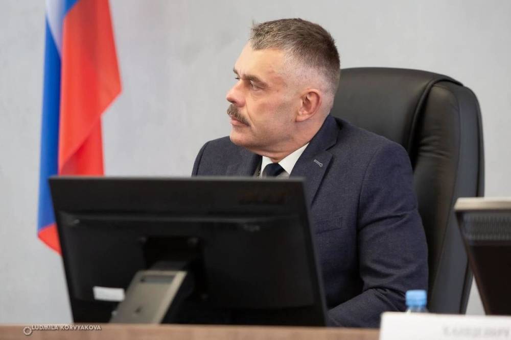 Мэр Петрозаводска возмущен поведением водителя автобуса, который не выпускал ребенка