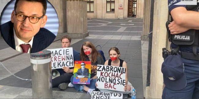 Племянник премьера Польши устроил гей-протест у Министерства образования
