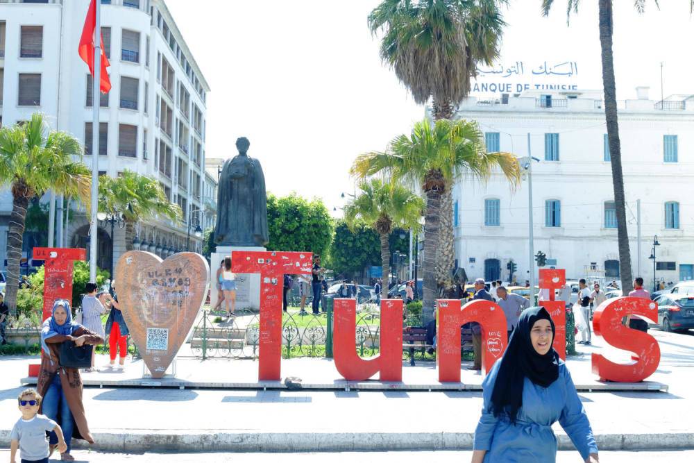 В столицу Туниса введены войска, закрыт аэропорт