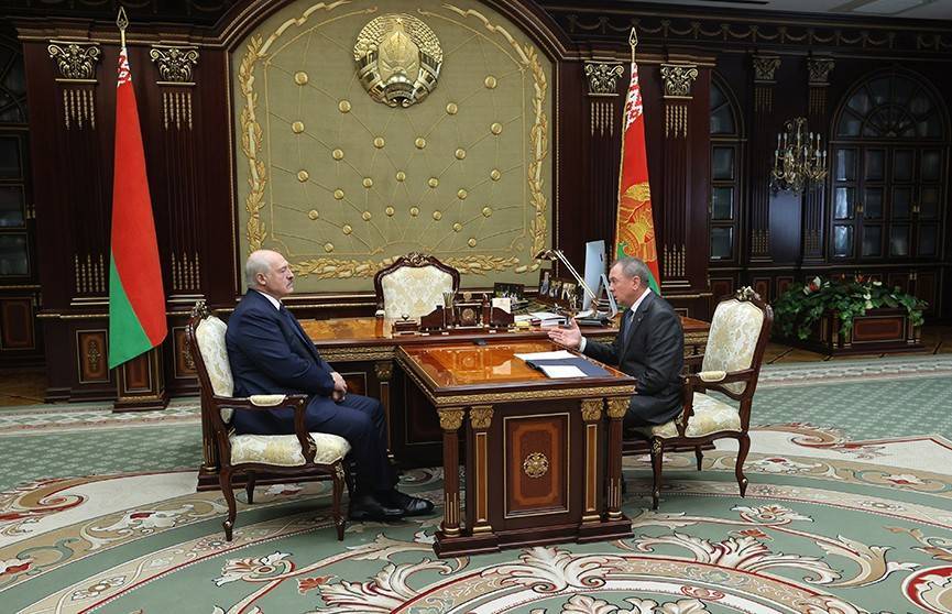 Лукашенко обсудил с Макеем график международных мероприятий с учетом пандемии