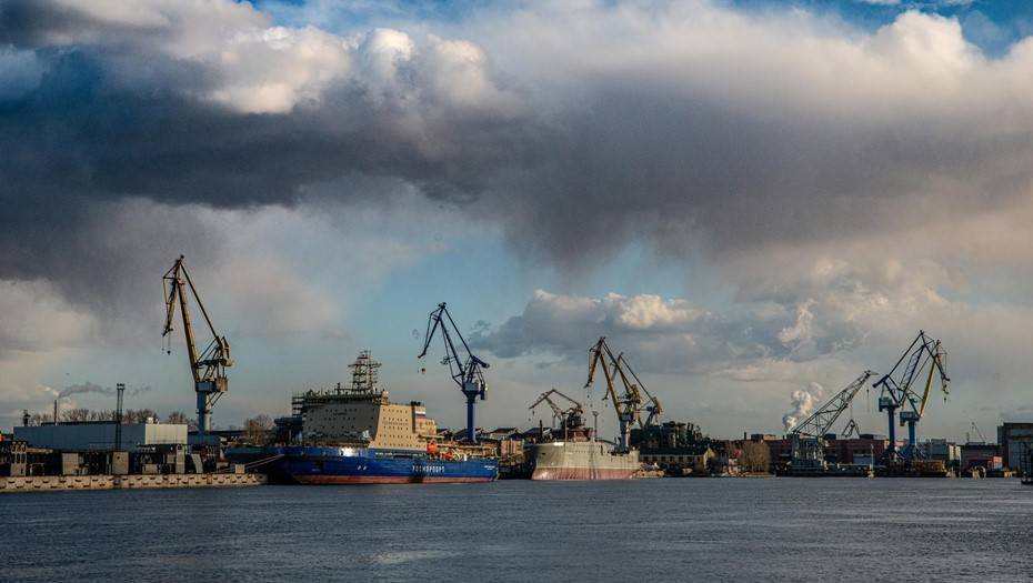 Путин заинтересовался переносом порта из Петербурга