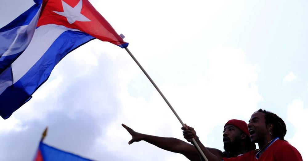 Посольство Кубы во Франции забросали коктейлями Молотова