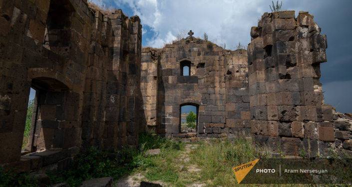 Подводная жизнь храма IV в, или Какую цену заплатила Армения за Апаранское водохранилище