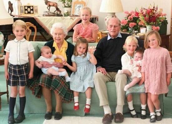 Дочь Меган Маркл и принца Гарри официально заняла свое место в королевской линии на престол Великобритании
