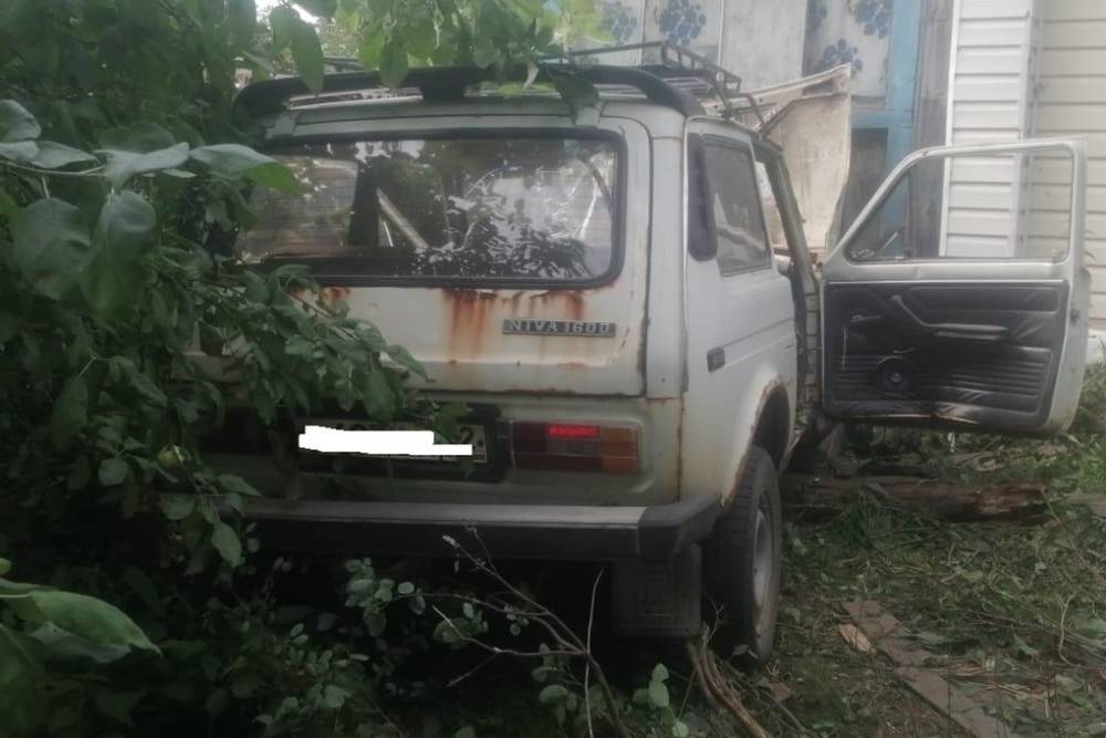 В Кадоме пьяный водитель «Нивы» сбил забор