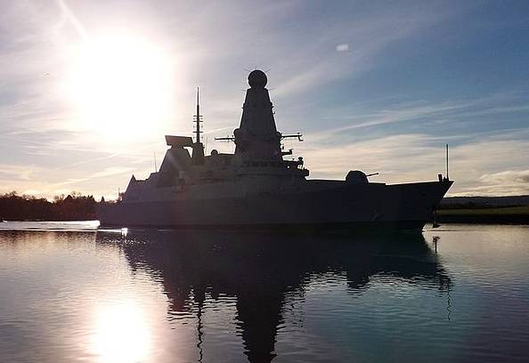 В Лондоне бьют тревогу: В Черном море едва не погиб последний британский эсминец