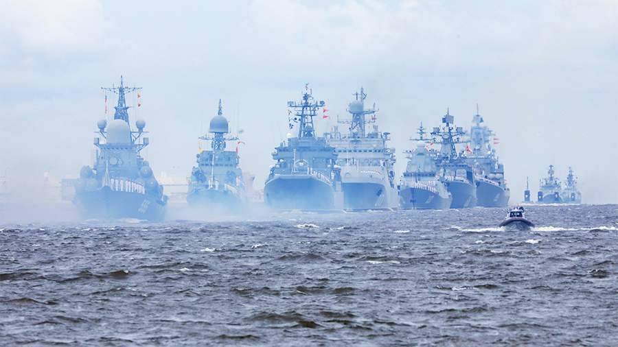 Китайские пользователи оценили прошедший в Санкт-Петербурге парад ВМФ России