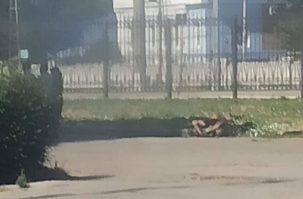 У вокзала в Рязани лежит труп — очевидец