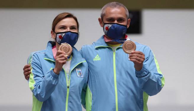 Костевич и Омельчук принесли Украине третью бронзу Олимпиады в стрельбе с пневматического пистолета на 10 метров