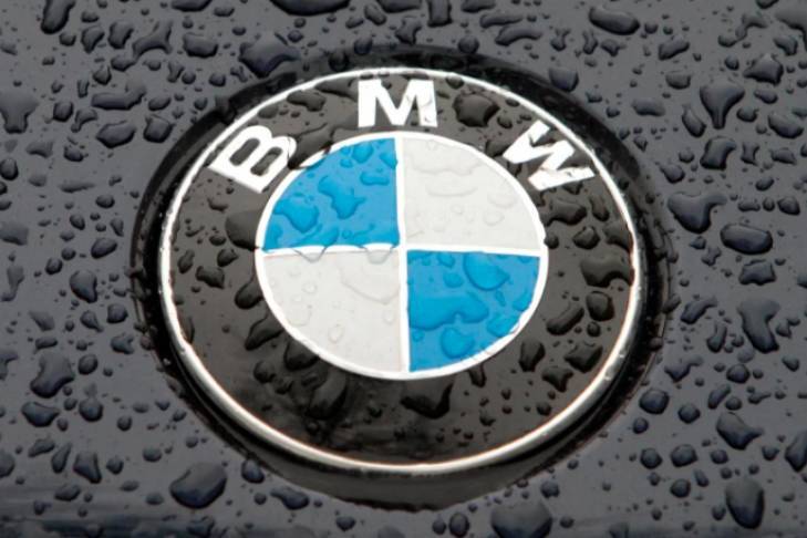 BMW замораживает производство на заводе в Германии