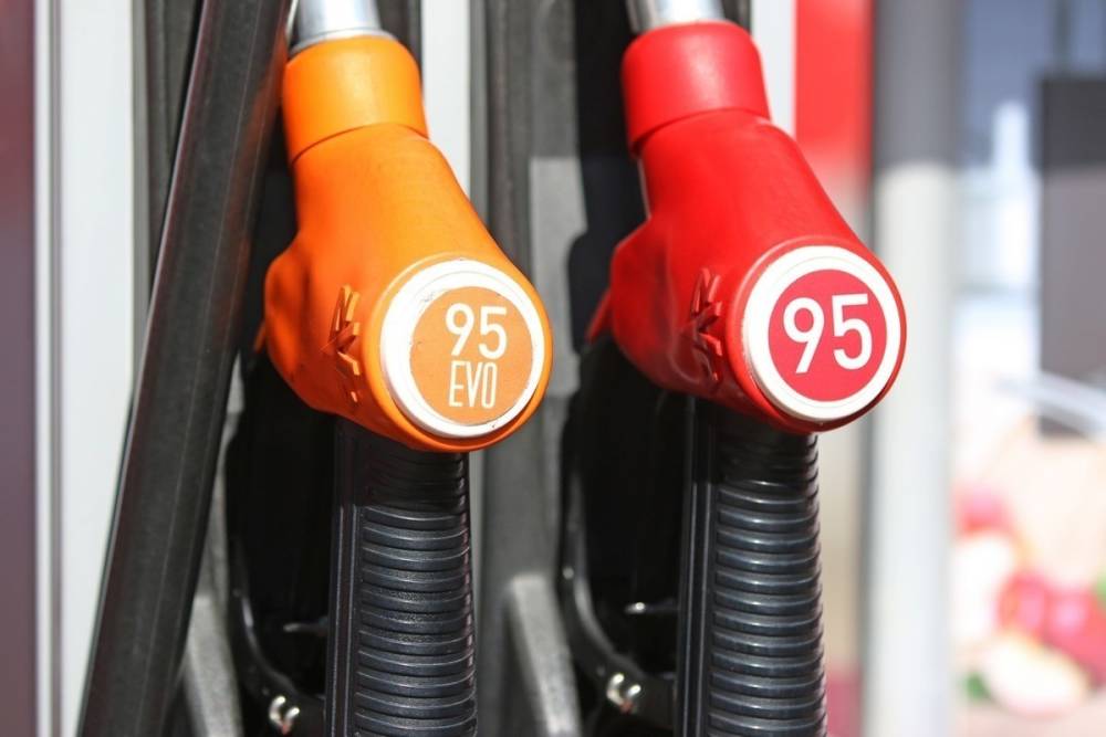 В Госдуме предложили способ снизить цены на бензин