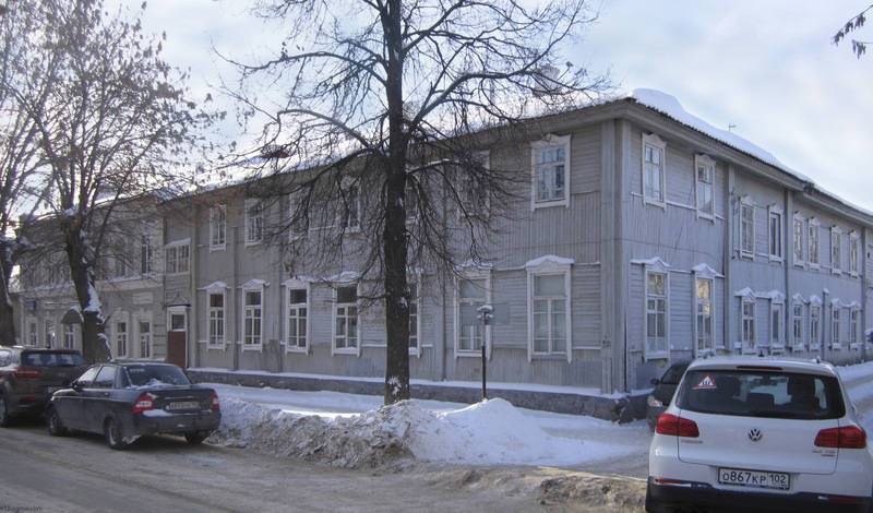 Власти Уфы объявили о расселении жильцов из двух старинных особняков