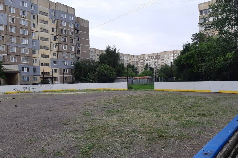 Хоккейную площадку и двор в Тамбове привели в порядок после жалоб в соцсетях