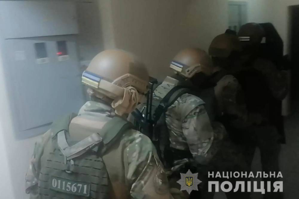 Пытали и грабили "коррупционеров": полиция Украины задержала "Сенсея" - главаря необычной банды