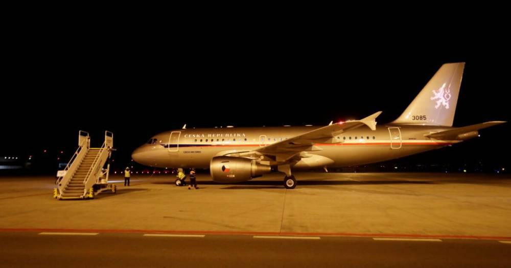 Самолет Киев-Батуми из-за непогоды совершил вынужденную посадку в Тбилиси