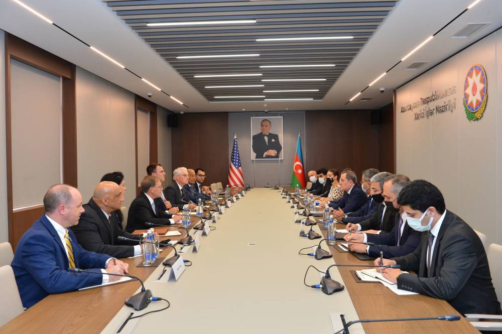 Состоялась встреча между главой МИД Азербайджана и губернатором Оклахомы (ФОТО)