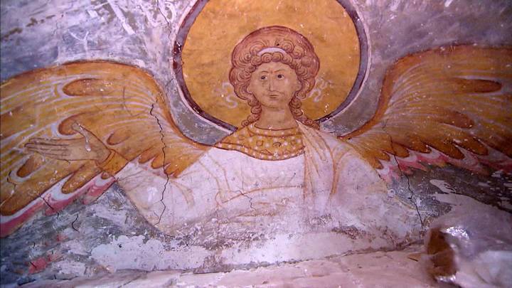 Вести в 20:00. В Смоленском соборе обнаружили фрески ангелов времен Бориса Годунова