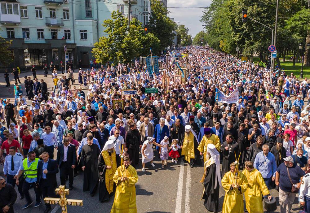 Сотни тысяч украинцев вышли на Крестный ход в Киеве