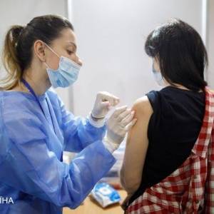 В Украине с начала кампании сделали 5 млн прививок