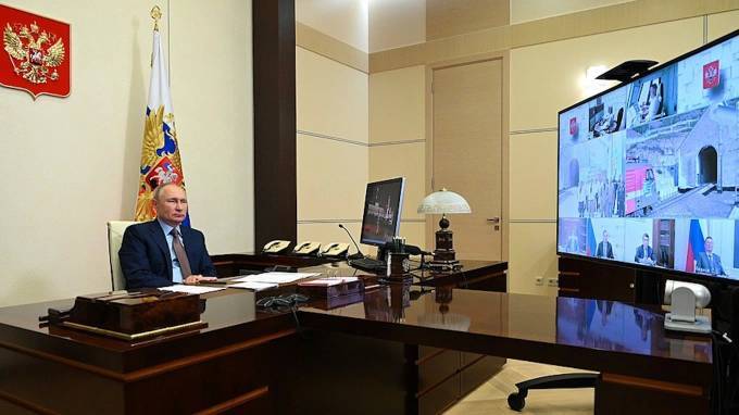 Путин заявил, что восстановление движения по Транссибирской магистрали важно для экономики страны