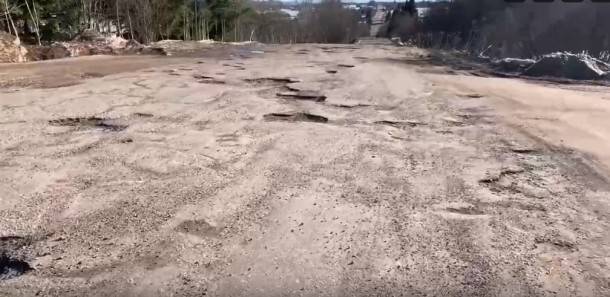 В Коми нашли деньги на ремонт «фронтовой» дороги между Зеленцом и Парчегом