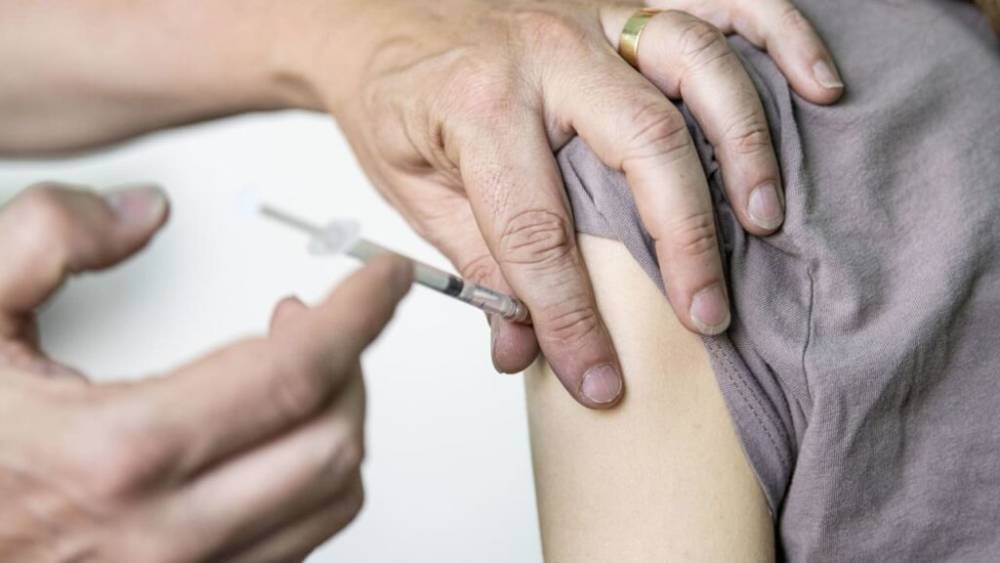 Более половины жителей Германии полностью вакцинированы от коронавируса