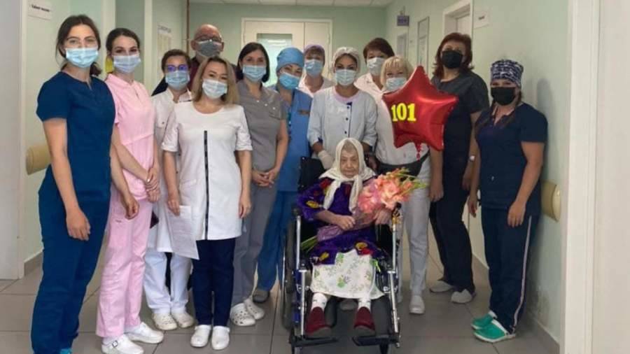 В Подмосковье медики вылечили 101-летнюю женщину от COVID-19