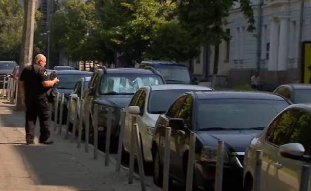Забудьте о бесплатной парковке: украинцам придется раскошелиться за авто у своих домов – названы суммы