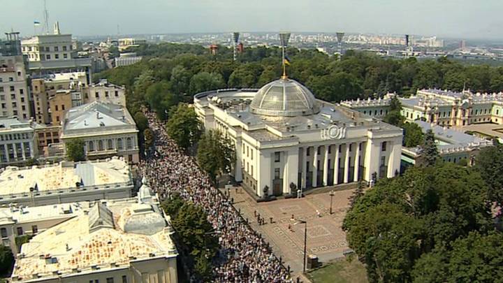 Крестный ход в Киеве напомнил о единстве, которое власти Украины не хотят замечать