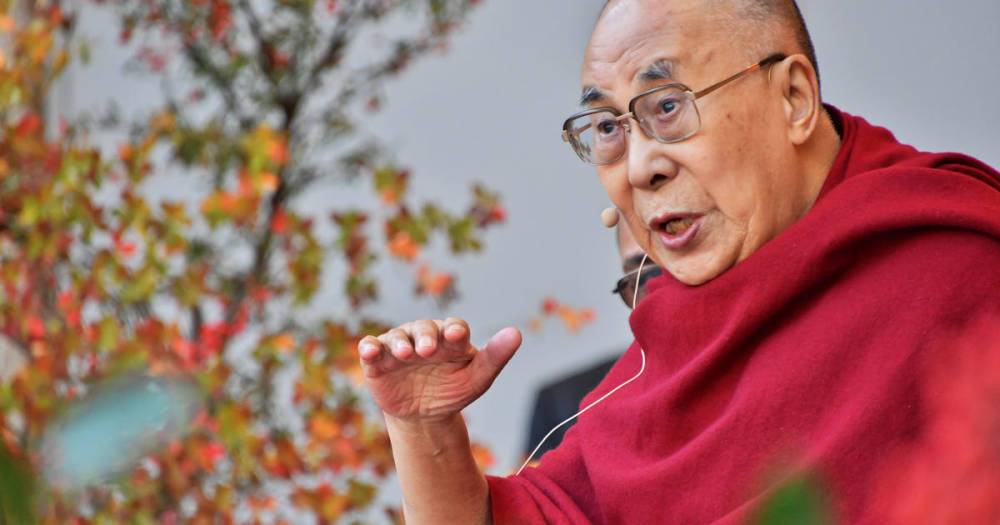 Далай-лама может переродиться женщиной после смерти