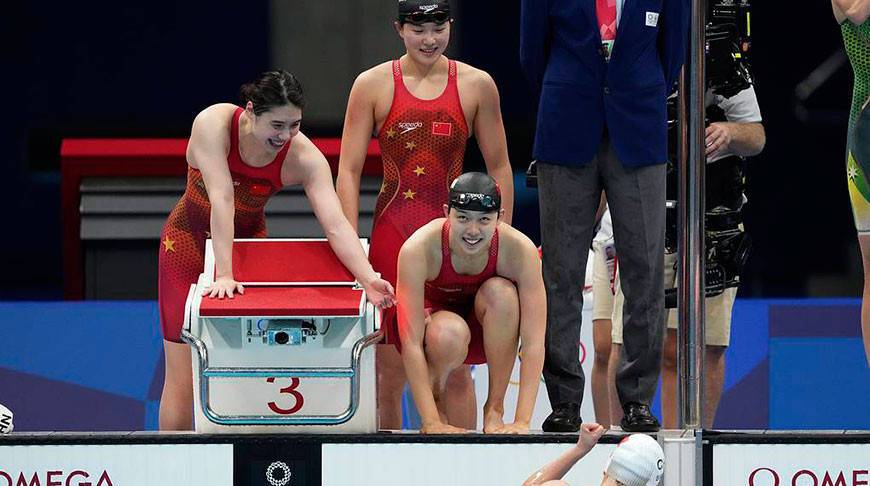 Китайские пловчихи выиграли эстафету 4х200 м вольным стилем на Играх с мировым рекордом
